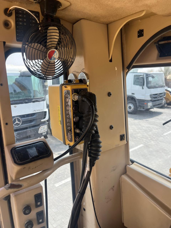 ماكينة تسوية CATERPILLAR 140H: صورة 16