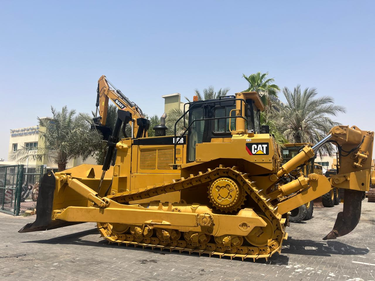CATERPILLAR D8R - بلدوزر: صورة 1 CATERPILLAR D8R - بلدوزر: صورة 1
