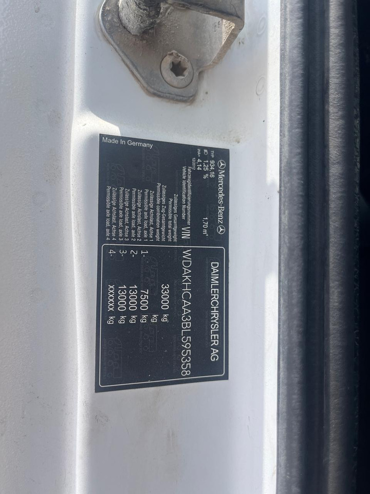 MERCEDES-BENZ Actros 3340 - شاحنة بهيكل معدني للمقصورة: صورة 3 MERCEDES-BENZ Actros 3340 - شاحنة بهيكل معدني للمقصورة: صورة 3