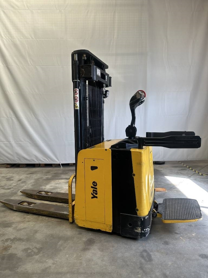 Yale ms15x - آلة تكديس: صورة 1 Yale ms15x - آلة تكديس: صورة 1