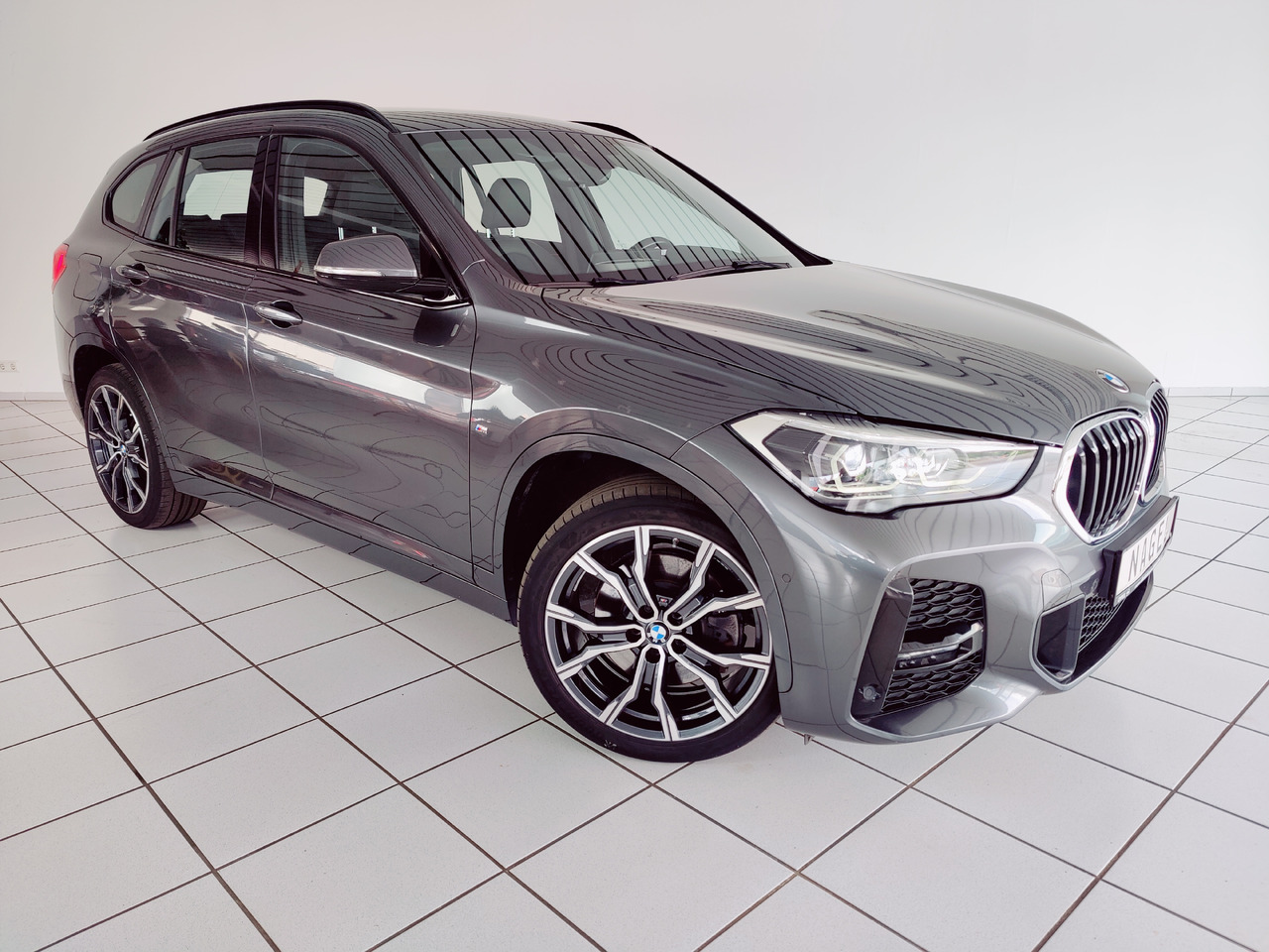 BMW X1 xDrive 20 d M Sport Navi Ambiente PDC SHZ Apple Android - سيارة دفع رباعي: صورة 3 BMW X1 xDrive 20 d M Sport Navi Ambiente PDC SHZ Apple Android - سيارة دفع رباعي: صورة 3