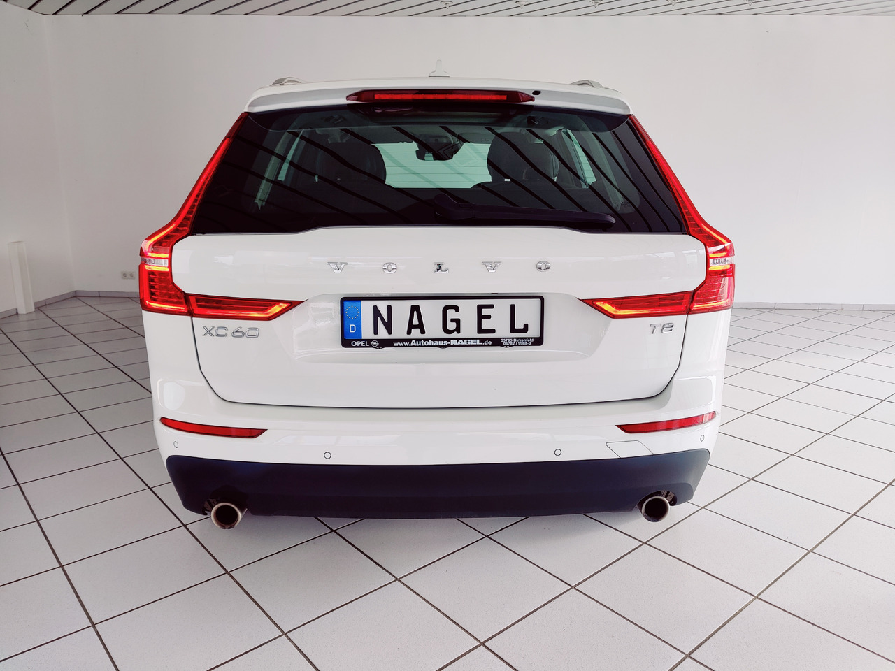 سيارة دفع رباعي Volvo XC60 t8 twin engine Momentum Plug-In Hybrid AWD AHK Leder Navi: صورة 6