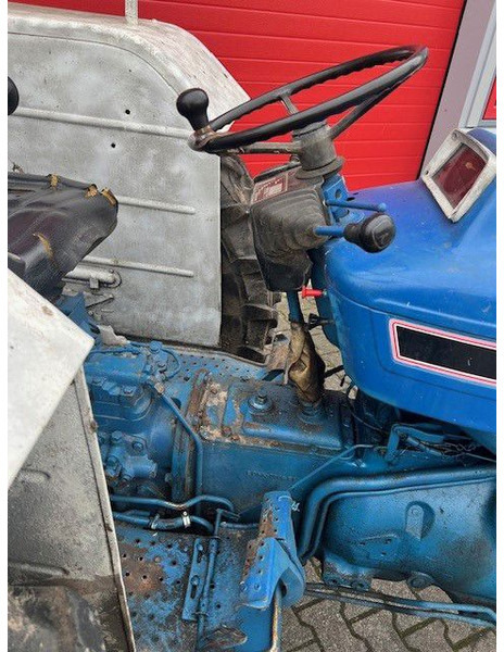 Ford 4610 2wd cabrio - جرار: صورة 2 Ford 4610 2wd cabrio - جرار: صورة 2