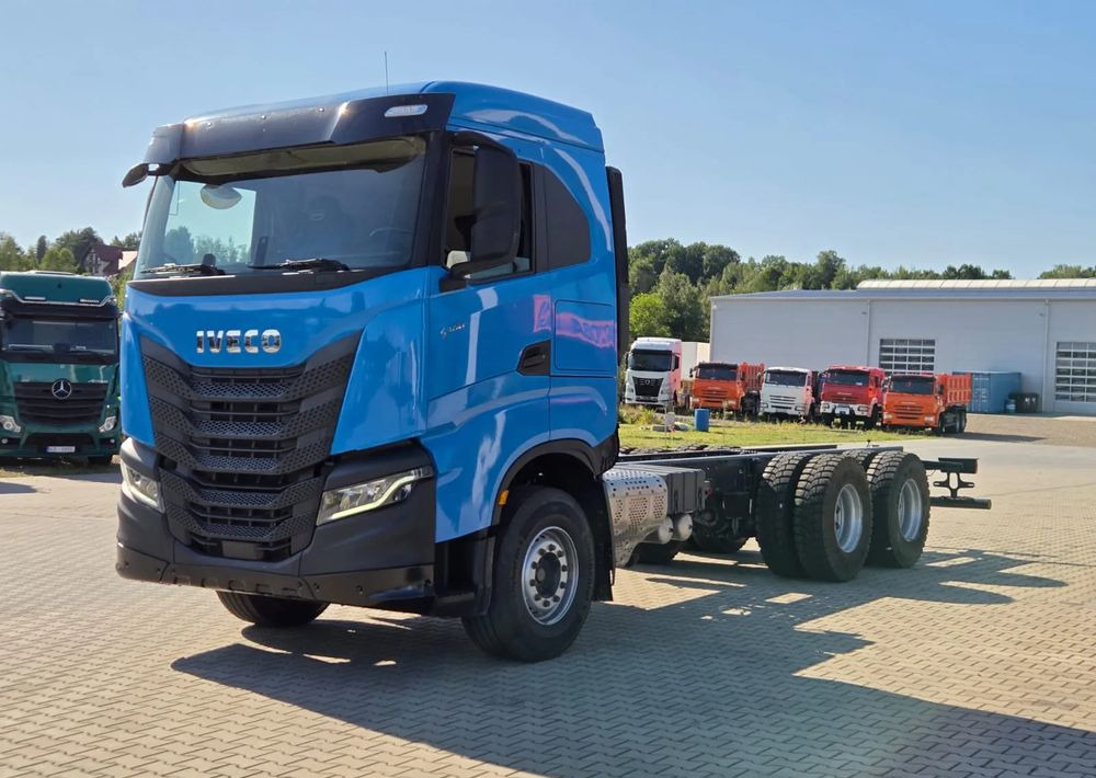 Iveco S-WAY - شاحنة بهيكل معدني للمقصورة: صورة 1 Iveco S-WAY - شاحنة بهيكل معدني للمقصورة: صورة 1