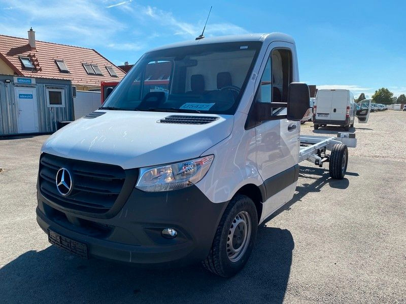 Mercedes-Benz Sprinter 319 Pritsche+Plane 3,5T Anhängelast - شاحنة مغلقة بستائر جانبية: صورة 2 Mercedes-Benz Sprinter 319 Pritsche+Plane 3,5T Anhängelast - شاحنة مغلقة بستائر جانبية: صورة 2
