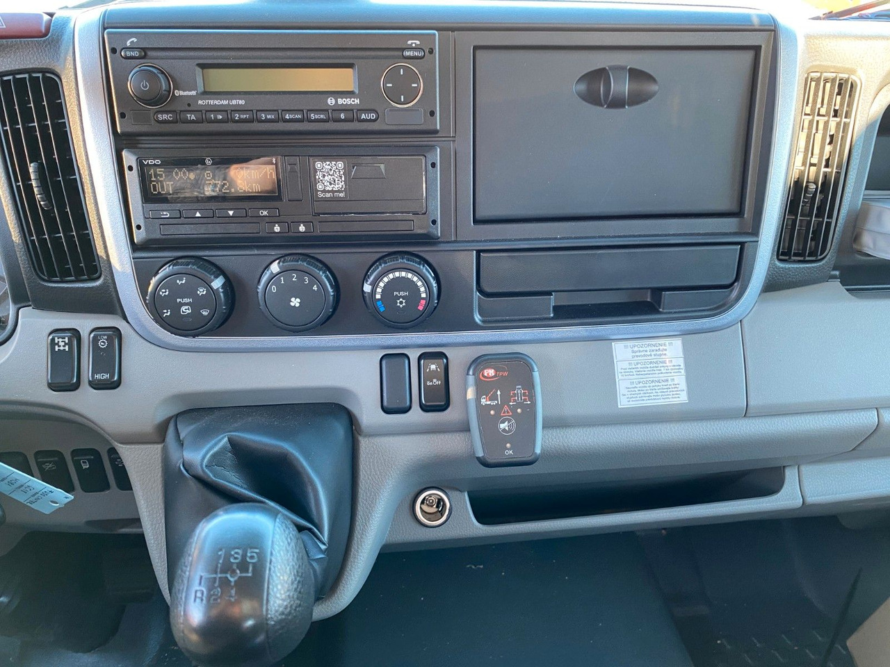 Mitsubishi FUSO CANTER 6C18 4WD PRITSCHE+PM 6522P KRAN - شاحنة توصيل مفتوحة: صورة 5 Mitsubishi FUSO CANTER 6C18 4WD PRITSCHE+PM 6522P KRAN - شاحنة توصيل مفتوحة: صورة 5