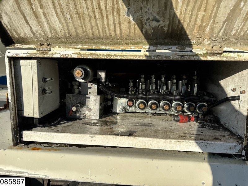 شاحنة خلاطة خرسانة DAF CF 400 8x4, EURO 6, 8m3, Intermix, Remote: صورة 15 شاحنة خلاطة خرسانة DAF CF 400 8x4, EURO 6, 8m3, Intermix, Remote: صورة 15