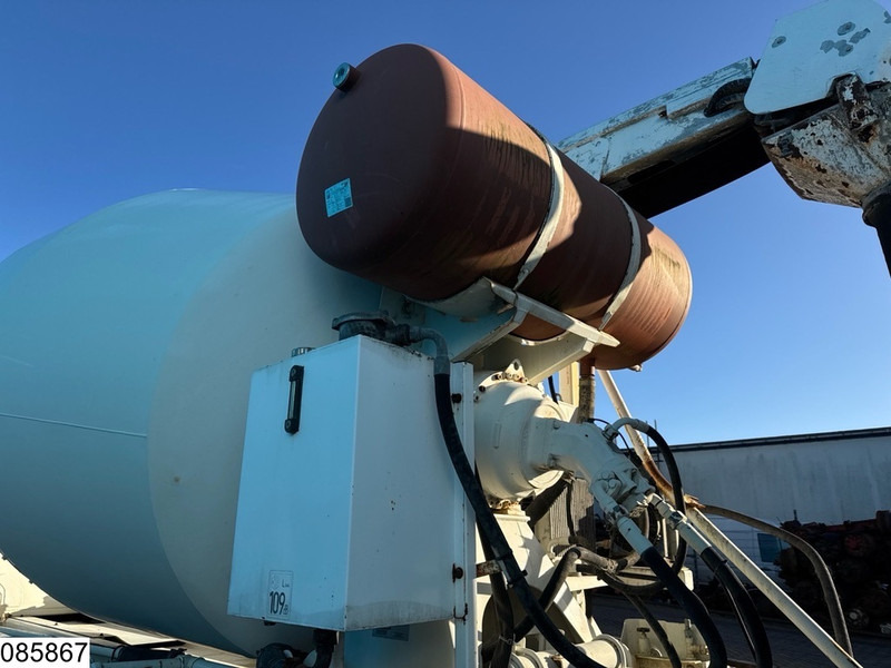 شاحنة خلاطة خرسانة DAF CF 400 8x4, EURO 6, 8m3, Intermix, Remote: صورة 12 شاحنة خلاطة خرسانة DAF CF 400 8x4, EURO 6, 8m3, Intermix, Remote: صورة 12