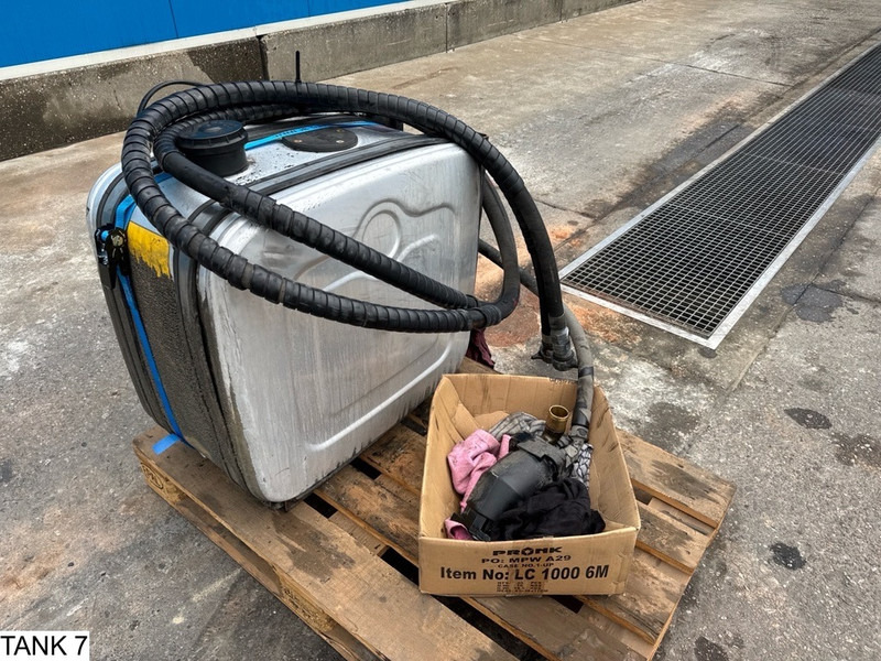 HYVA Tank, pump, hoses, control valve - خزان هيدروليكي: صورة 2 HYVA Tank, pump, hoses, control valve - خزان هيدروليكي: صورة 2