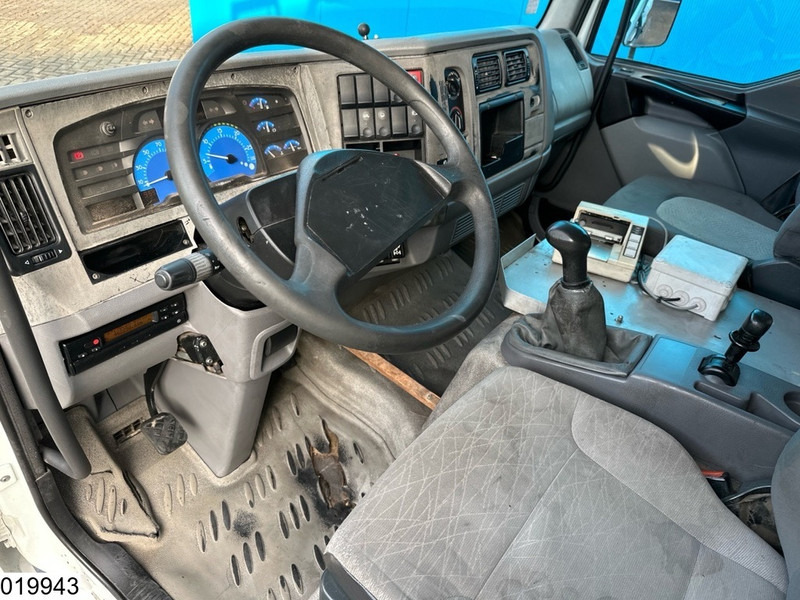 Renault Midlum 180 Euro 3, Manual, Fuel, 6180 Liters, 1 Comp - شاحنة صهريج: صورة 5 Renault Midlum 180 Euro 3, Manual, Fuel, 6180 Liters, 1 Comp - شاحنة صهريج: صورة 5