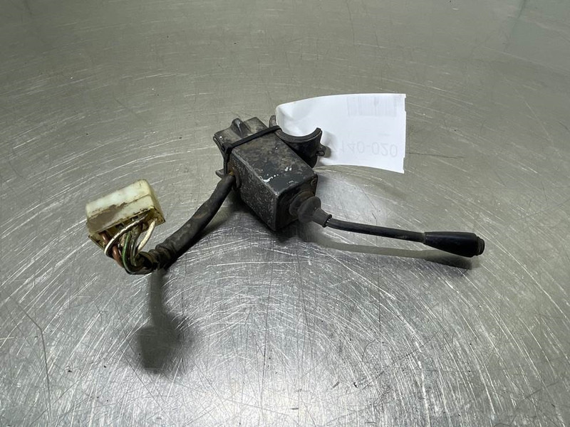 Ahlmann AZ14-4117475A-Steer col switch/Lenkstockschalter - النظام الكهربائي - آلات الإنشاء: صورة 1 Ahlmann AZ14-4117475A-Steer col switch/Lenkstockschalter - النظام الكهربائي - آلات الإنشاء: صورة 1