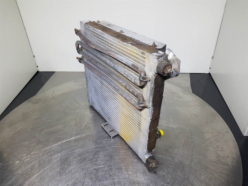 Ahlmann AZ150-2300776A-AKG 1899.011.0000-Cooler/Kühler - المحرك و قطع الغيار - آلات الإنشاء: صورة 2 Ahlmann AZ150-2300776A-AKG 1899.011.0000-Cooler/Kühler - المحرك و قطع الغيار - آلات الإنشاء: صورة 2