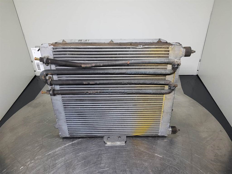 Ahlmann AZ150-2300776A-AKG 1899.011.0000-Cooler/Kühler - المحرك و قطع الغيار - آلات الإنشاء: صورة 1 Ahlmann AZ150-2300776A-AKG 1899.011.0000-Cooler/Kühler - المحرك و قطع الغيار - آلات الإنشاء: صورة 1