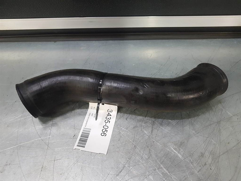 Ahlmann AZ150-4100295A/23108373-Hose/Ladeluftschlauch - المحرك و قطع الغيار - آلات الإنشاء: صورة 1 Ahlmann AZ150-4100295A/23108373-Hose/Ladeluftschlauch - المحرك و قطع الغيار - آلات الإنشاء: صورة 1