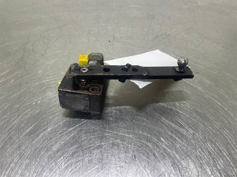 Ahlmann AZ6-4198071A-Valve/Ventile/Ventiel - أجهزة هيدروليكية - آلات الإنشاء: صورة 3 Ahlmann AZ6-4198071A-Valve/Ventile/Ventiel - أجهزة هيدروليكية - آلات الإنشاء: صورة 3