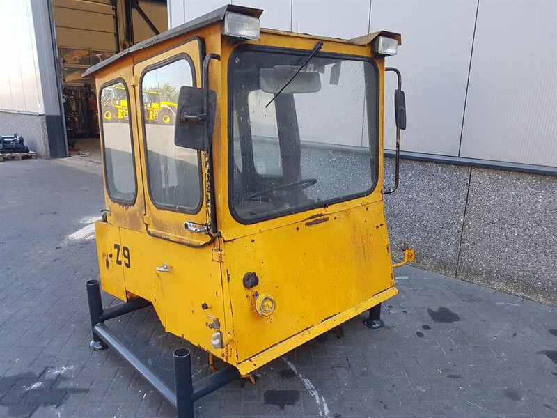 Ahlmann AZ9/AS7CS - Cabin/Kabine/Cabine - الكابينة والداخلية - آلات الإنشاء: صورة 2 Ahlmann AZ9/AS7CS - Cabin/Kabine/Cabine - الكابينة والداخلية - آلات الإنشاء: صورة 2