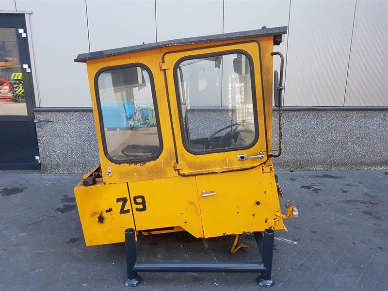 Ahlmann AZ9/AS7CS - Cabin/Kabine/Cabine - الكابينة والداخلية - آلات الإنشاء: صورة 1 Ahlmann AZ9/AS7CS - Cabin/Kabine/Cabine - الكابينة والداخلية - آلات الإنشاء: صورة 1