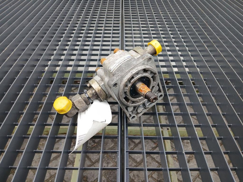 Atlas 1704MH-Haldex GM5-16-H11F-23-GE648-Gearpump - أجهزة هيدروليكية - آلات الإنشاء: صورة 1 Atlas 1704MH-Haldex GM5-16-H11F-23-GE648-Gearpump - أجهزة هيدروليكية - آلات الإنشاء: صورة 1