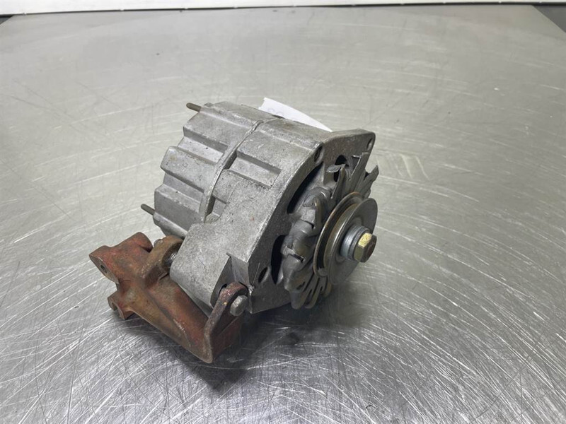 Bosch 0120488208-28V 35A-Alternator/Lichtmaschine/Dynamo - محرك - آلات الإنشاء: صورة 2 Bosch 0120488208-28V 35A-Alternator/Lichtmaschine/Dynamo - محرك - آلات الإنشاء: صورة 2