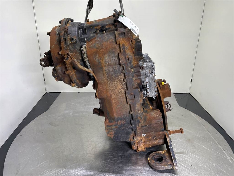 Case 521F-ZF 4WG-130-Transmission/Getriebe - صندوق التروس - آلات الإنشاء: صورة 3 Case 521F-ZF 4WG-130-Transmission/Getriebe - صندوق التروس - آلات الإنشاء: صورة 3