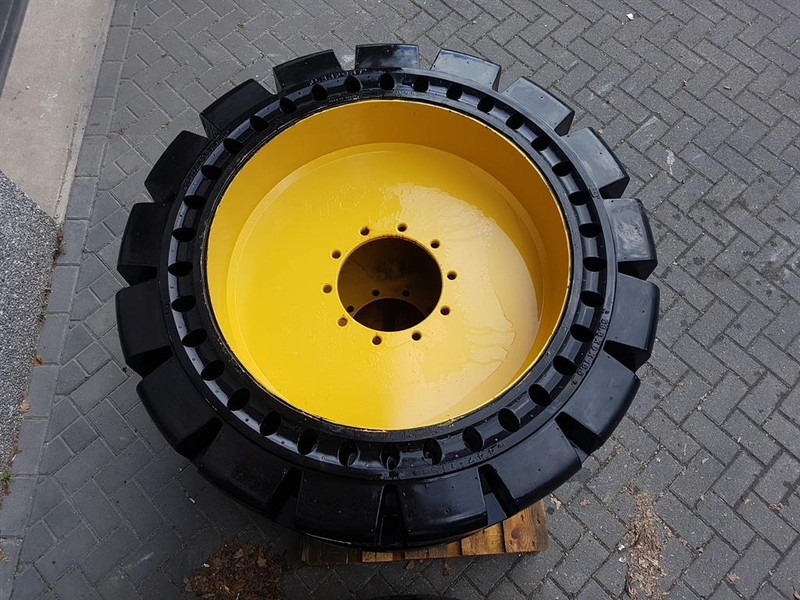 Cat 910/914 - 447-1131 - Tyre/Reifen/Band - الإطارات والجنوط - آلات الإنشاء: صورة 4 Cat 910/914 - 447-1131 - Tyre/Reifen/Band - الإطارات والجنوط - آلات الإنشاء: صورة 4