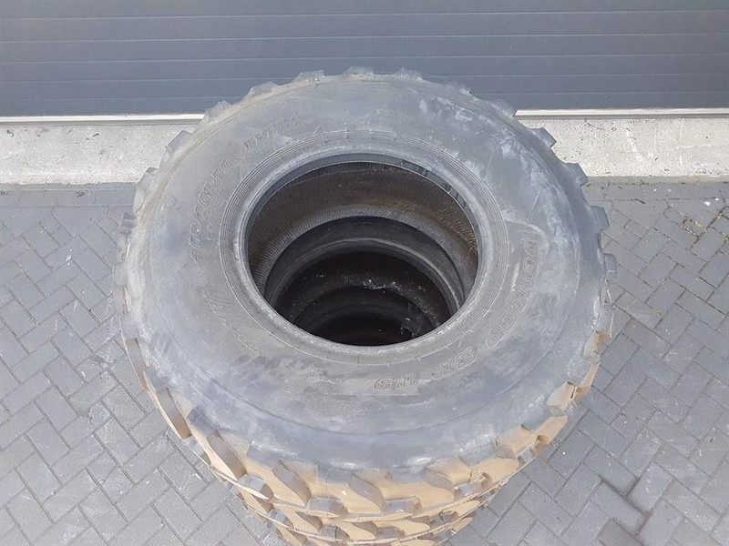 Cover (Dunlop / Mitas) 405/70-R20 (16/70R20)-Tire - الإطارات والجنوط - آلات الإنشاء: صورة 4 Cover (Dunlop / Mitas) 405/70-R20 (16/70R20)-Tire - الإطارات والجنوط - آلات الإنشاء: صورة 4