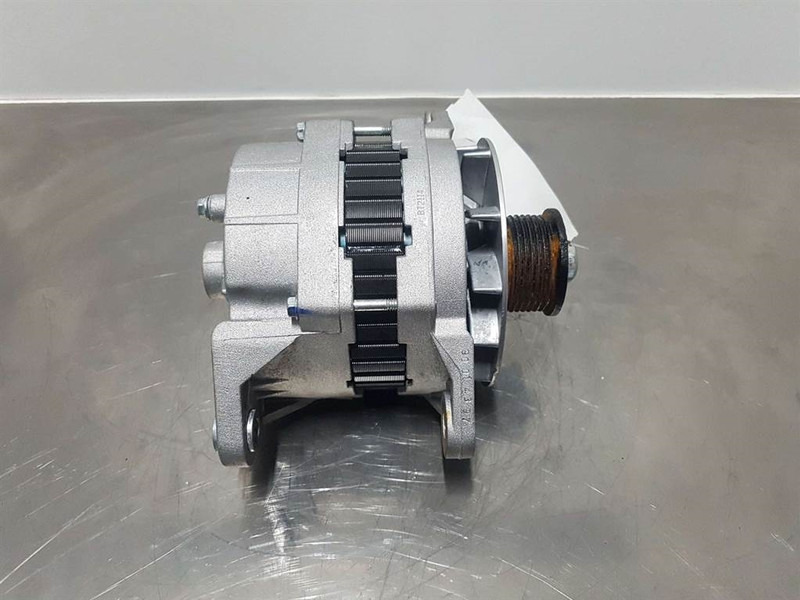 Cummins QSB5.9C-24V 70A-Alternator/Lichtmaschine/Dynamo - محرك - آلات الإنشاء: صورة 2 Cummins QSB5.9C-24V 70A-Alternator/Lichtmaschine/Dynamo - محرك - آلات الإنشاء: صورة 2