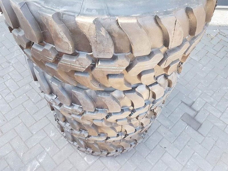 DUNLOP mitas covers -405/70-R18 (15.5/70-R18)-Tire/Reifen - الإطارات والجنوط - آلات الإنشاء: صورة 3 DUNLOP mitas covers -405/70-R18 (15.5/70-R18)-Tire/Reifen - الإطارات والجنوط - آلات الإنشاء: صورة 3