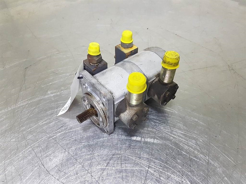 Diesel Kiki - Bosch - 307012-1020 - Gearpump/Zahnr - أجهزة هيدروليكية - آلات الإنشاء: صورة 1 Diesel Kiki - Bosch - 307012-1020 - Gearpump/Zahnr - أجهزة هيدروليكية - آلات الإنشاء: صورة 1