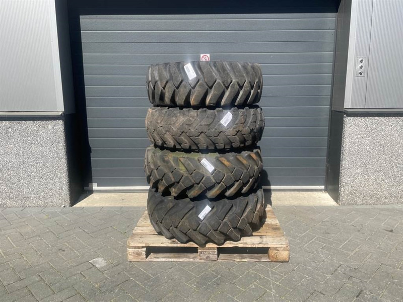 Everest 12.5-18 - Tire/Reifen/Band - الإطارات والجنوط - آلات الإنشاء: صورة 1 Everest 12.5-18 - Tire/Reifen/Band - الإطارات والجنوط - آلات الإنشاء: صورة 1
