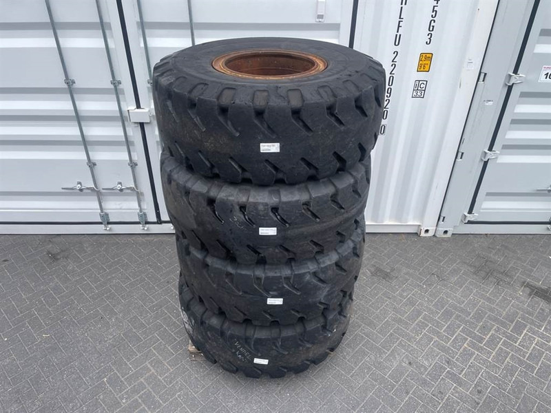 Hyundai HL740-9-Michelin 20.5R25-Tire/Reifen/Band - الإطارات والجنوط - آلات الإنشاء: صورة 2 Hyundai HL740-9-Michelin 20.5R25-Tire/Reifen/Band - الإطارات والجنوط - آلات الإنشاء: صورة 2