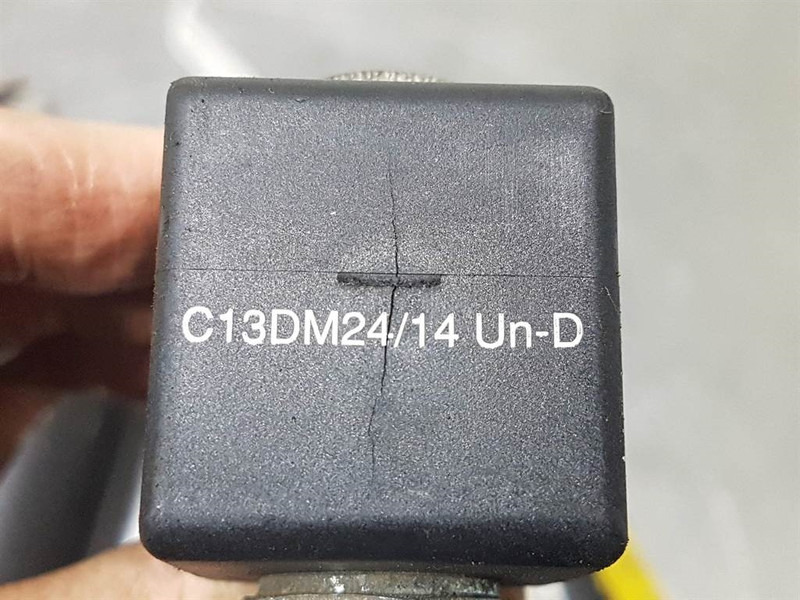 JCB 426E AGRI HT-25/222746-Valve/Ventile/Ventiel - أجهزة هيدروليكية - آلات الإنشاء: صورة 5 JCB 426E AGRI HT-25/222746-Valve/Ventile/Ventiel - أجهزة هيدروليكية - آلات الإنشاء: صورة 5