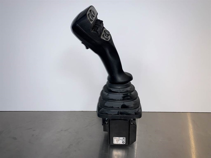 JLG 3006H-Elobau-J4F6ASS00GA0051F-Joystick/Steuergriff - النظام الكهربائي - آلات الإنشاء: صورة 2 JLG 3006H-Elobau-J4F6ASS00GA0051F-Joystick/Steuergriff - النظام الكهربائي - آلات الإنشاء: صورة 2