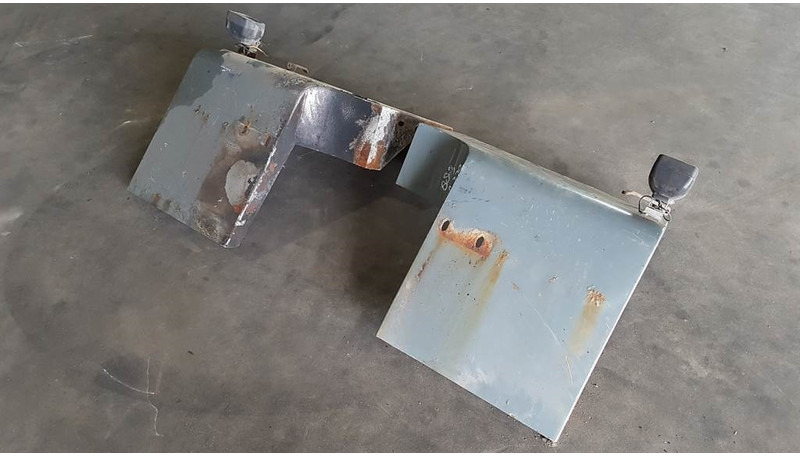 Komatsu WA 270 - 3 - Fender/Kotflügel/Spatbord - رفرف - آلات الإنشاء: صورة 3 Komatsu WA 270 - 3 - Fender/Kotflügel/Spatbord - رفرف - آلات الإنشاء: صورة 3