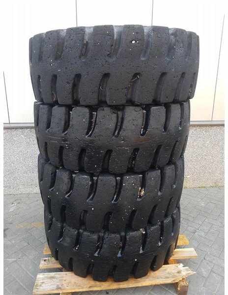 Liebherr L514 Stereo-Goodyear 17.5R25-Tire/Reifen/Band - إطارات - آلات الإنشاء: صورة 2 Liebherr L514 Stereo-Goodyear 17.5R25-Tire/Reifen/Band - إطارات - آلات الإنشاء: صورة 2