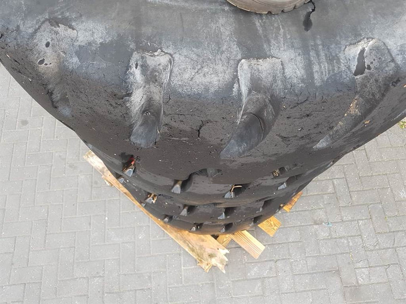 Liebherr L514 Stereo-Goodyear 17.5R25-Tire/Reifen/Band - إطارات - آلات الإنشاء: صورة 5 Liebherr L514 Stereo-Goodyear 17.5R25-Tire/Reifen/Band - إطارات - آلات الإنشاء: صورة 5