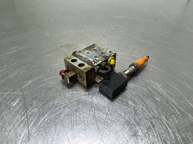 Liebherr L524-10444143 / 11341172-Lubricating system - إطار هيكلي/ إطار معدني - آلات الإنشاء: صورة 3 Liebherr L524-10444143 / 11341172-Lubricating system - إطار هيكلي/ إطار معدني - آلات الإنشاء: صورة 3