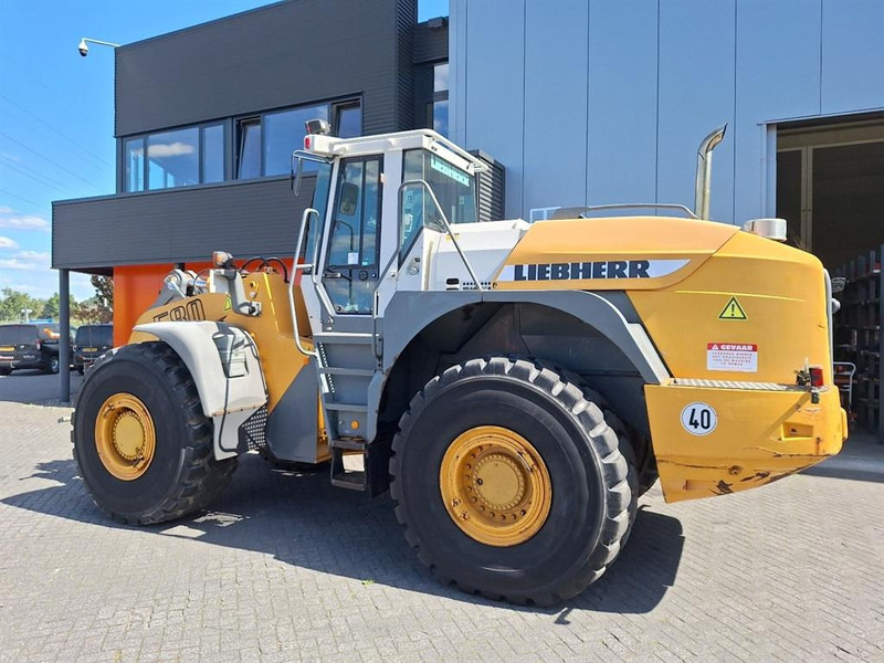 Liebherr L580 - اللودر بعجل: صورة 1 Liebherr L580 - اللودر بعجل: صورة 1