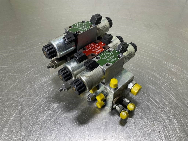 Mecalac 12MTX-6090341-NG6 Valve/Ventile/Ventiel - أجهزة هيدروليكية - آلات الإنشاء: صورة 1 Mecalac 12MTX-6090341-NG6 Valve/Ventile/Ventiel - أجهزة هيدروليكية - آلات الإنشاء: صورة 1
