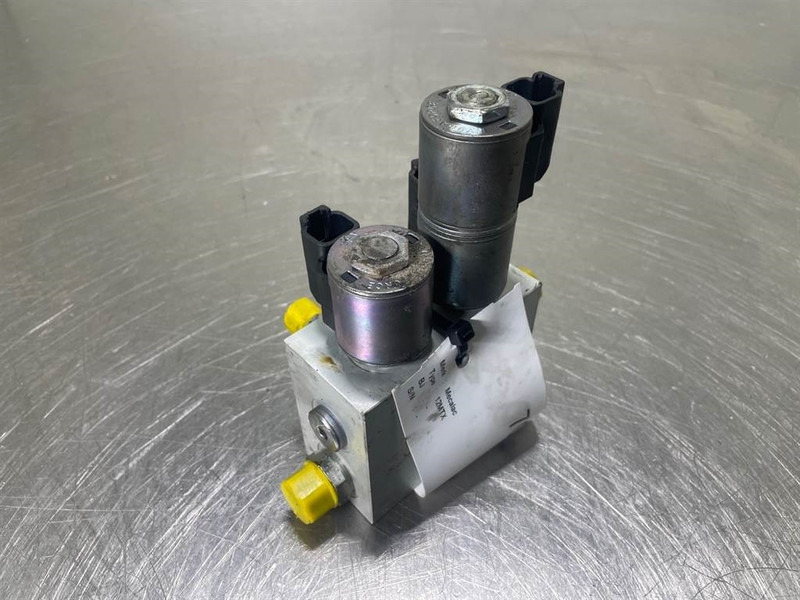 Mecalac 12MTX-6090387-Servo valve/Servoventil/Servoventiel - أجهزة هيدروليكية - آلات الإنشاء: صورة 4 Mecalac 12MTX-6090387-Servo valve/Servoventil/Servoventiel - أجهزة هيدروليكية - آلات الإنشاء: صورة 4