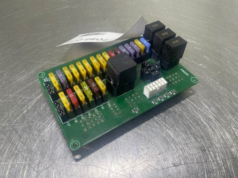 Mecalac 12MTX-6160080-ECU/Control box/Steuermodul - النظام الكهربائي - آلات الإنشاء: صورة 1 Mecalac 12MTX-6160080-ECU/Control box/Steuermodul - النظام الكهربائي - آلات الإنشاء: صورة 1