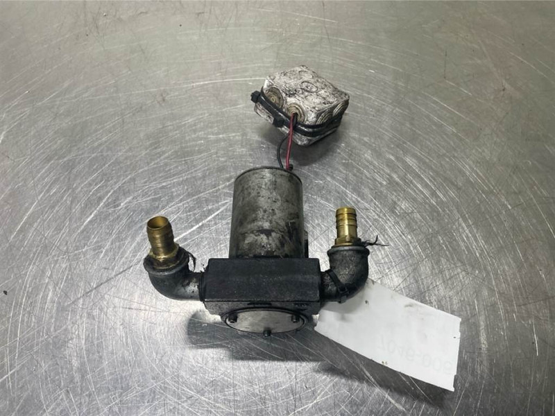 Mecalac 12MTX - Pump/pomp - النظام الكهربائي - آلات الإنشاء: صورة 2 Mecalac 12MTX - Pump/pomp - النظام الكهربائي - آلات الإنشاء: صورة 2