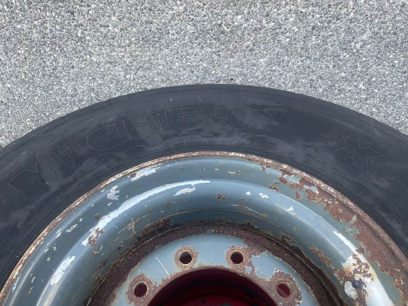 Michelin 425/65R22.5-Tire/Reifen/Band - الإطارات والجنوط - آلات الإنشاء: صورة 5 Michelin 425/65R22.5-Tire/Reifen/Band - الإطارات والجنوط - آلات الإنشاء: صورة 5