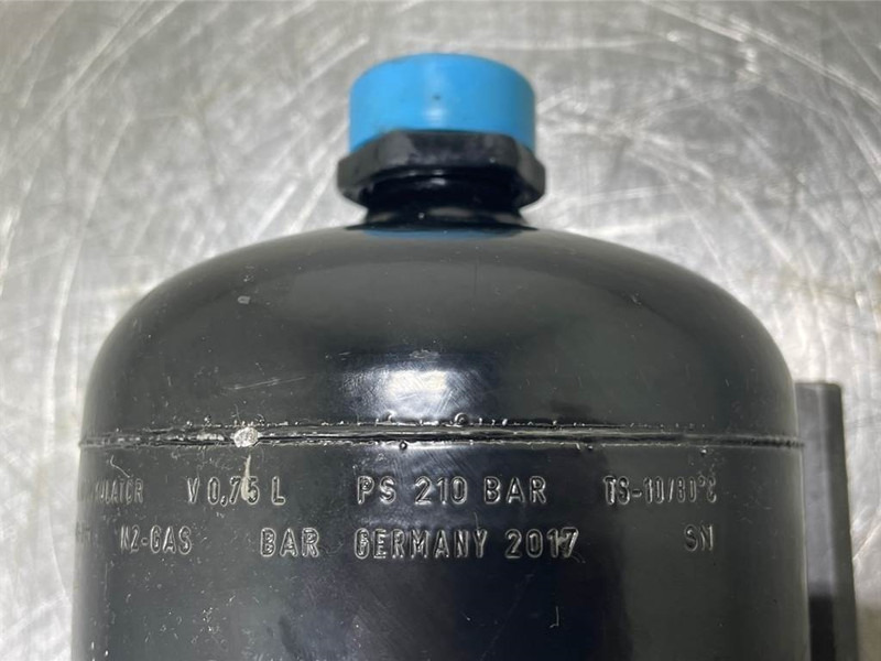 O & K L25.5-075-1315-053-611-Accumulator/Hydrospeicher - أجهزة هيدروليكية - آلات الإنشاء: صورة 5 O & K L25.5-075-1315-053-611-Accumulator/Hydrospeicher - أجهزة هيدروليكية - آلات الإنشاء: صورة 5