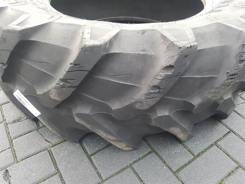 Pirelli 420/70R28-Tire/Reifen/Band - الإطارات والجنوط - آلات الإنشاء: صورة 3 Pirelli 420/70R28-Tire/Reifen/Band - الإطارات والجنوط - آلات الإنشاء: صورة 3
