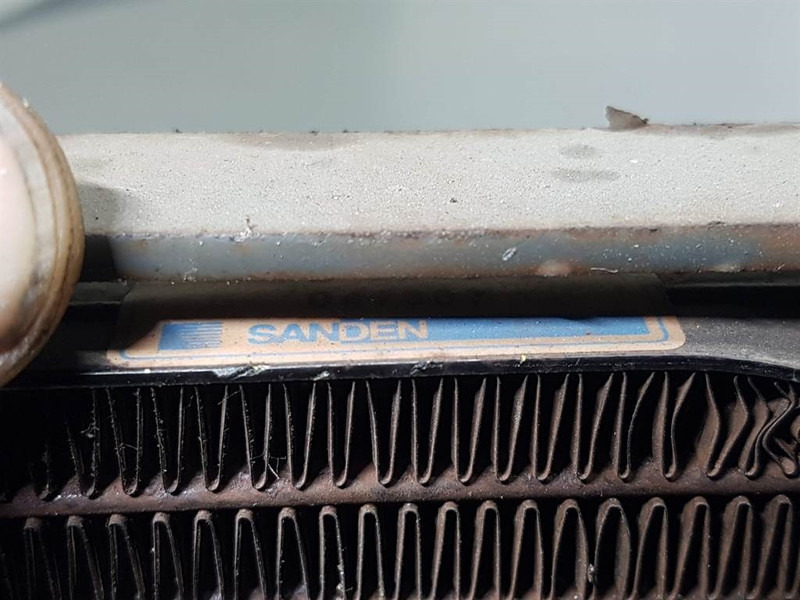 SANDEN MFC-2046AE-Airco condenser/Klimakondensator - إطار هيكلي/ إطار معدني - آلات الإنشاء: صورة 4 SANDEN MFC-2046AE-Airco condenser/Klimakondensator - إطار هيكلي/ إطار معدني - آلات الإنشاء: صورة 4
