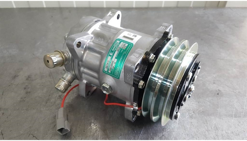 SANDEN SD7H15-S8220-Compressor/Kompressor/Aircopom - ضاغط المكيف - آلات الإنشاء: صورة 1 SANDEN SD7H15-S8220-Compressor/Kompressor/Aircopom - ضاغط المكيف - آلات الإنشاء: صورة 1