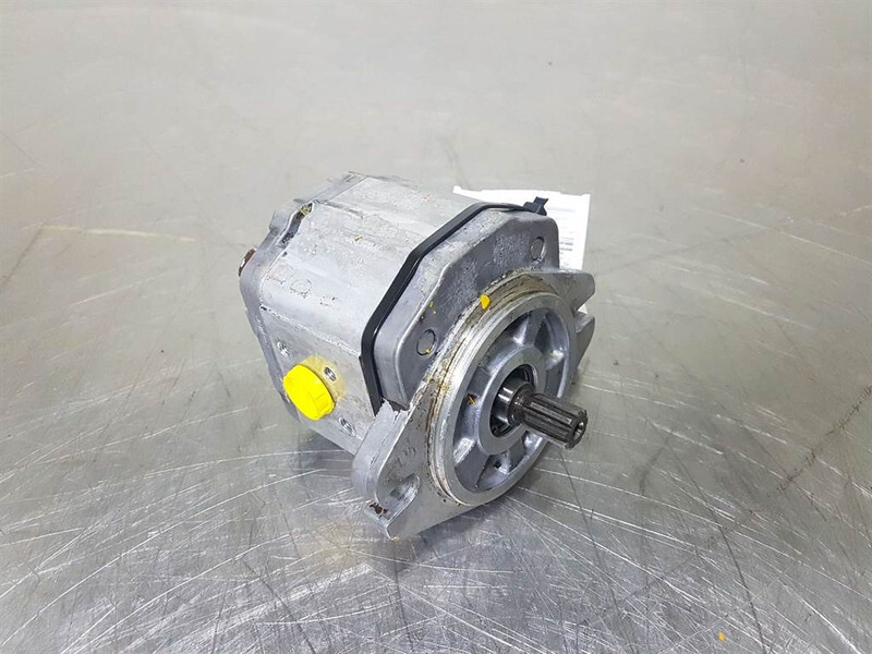 Sauer Sundstrand SNP2/4DSC06REPG/5D - Gearpump/Zah - أجهزة هيدروليكية - آلات الإنشاء: صورة 1 Sauer Sundstrand SNP2/4DSC06REPG/5D - Gearpump/Zah - أجهزة هيدروليكية - آلات الإنشاء: صورة 1