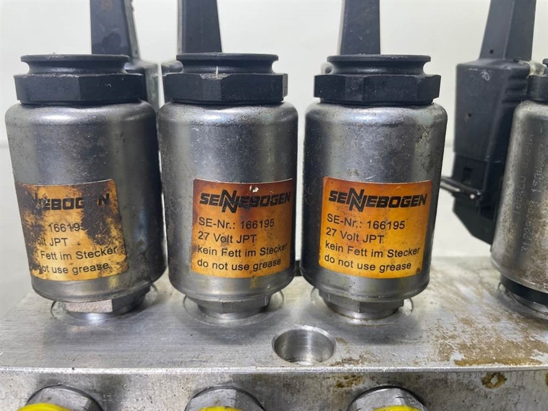 Sennebogen 835E-142529-Valve/Ventile/Ventiel - أجهزة هيدروليكية - آلات الإنشاء: صورة 5 Sennebogen 835E-142529-Valve/Ventile/Ventiel - أجهزة هيدروليكية - آلات الإنشاء: صورة 5