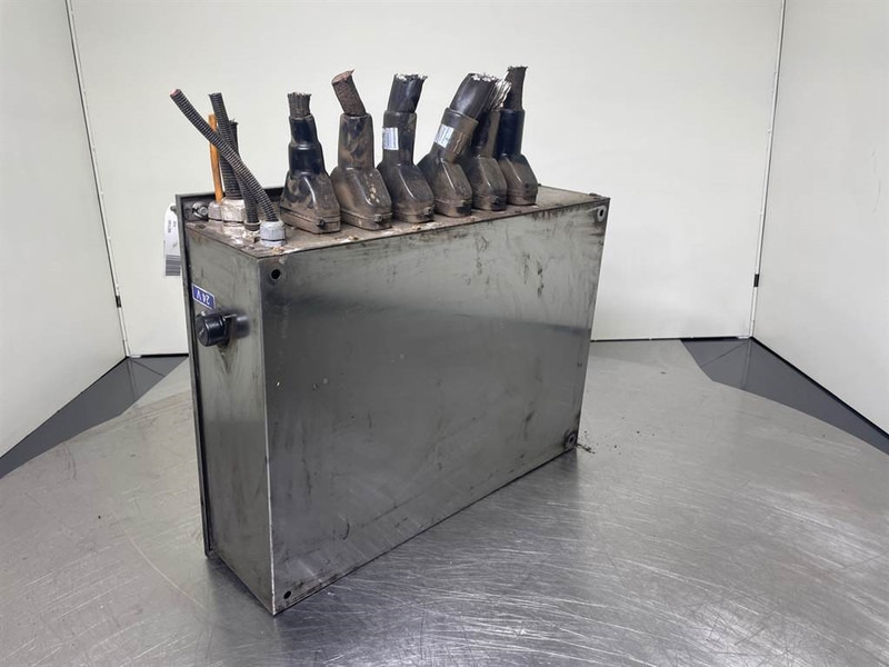 Sennebogen 835E-175343-Switch kabinet/Schaltschrank - النظام الكهربائي - آلات الإنشاء: صورة 5 Sennebogen 835E-175343-Switch kabinet/Schaltschrank - النظام الكهربائي - آلات الإنشاء: صورة 5